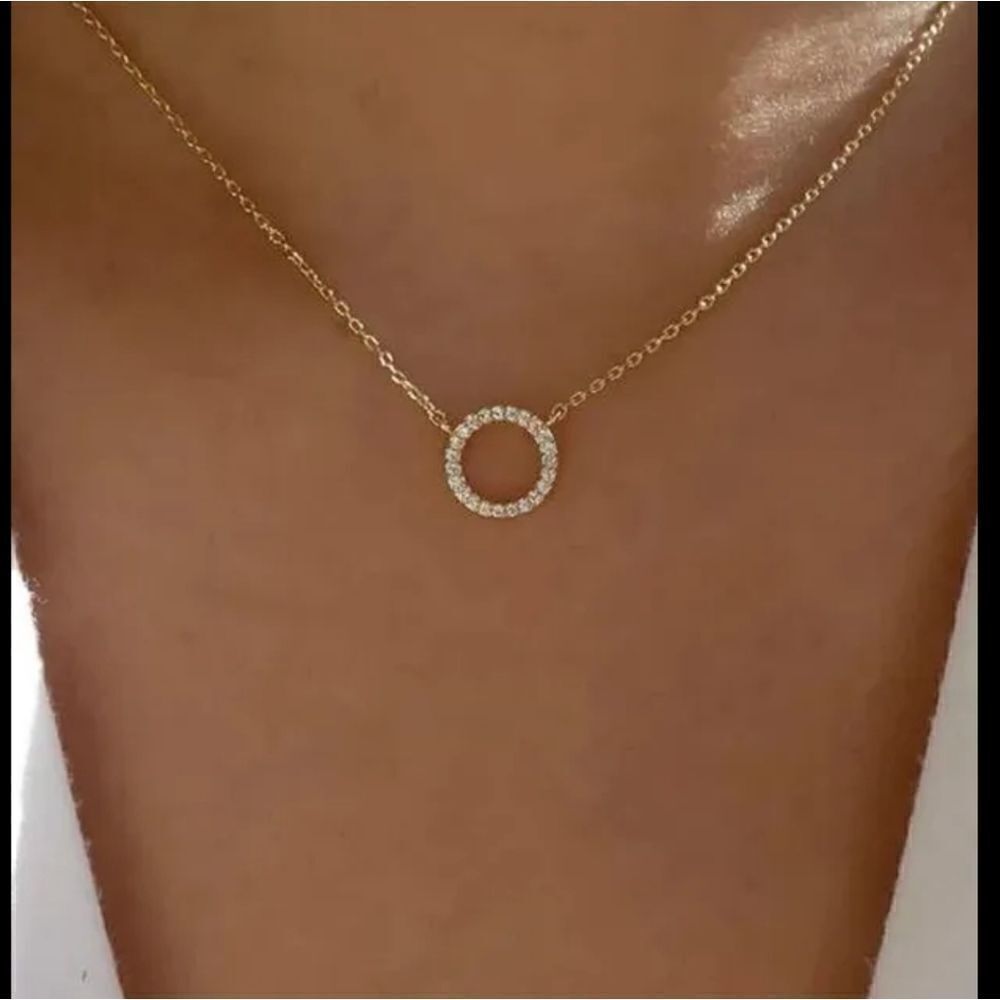 Gold Round Circle Pendant Necklace Crystal Rhinestone Delicate Dainty Minimalist - Picture 1 of 3